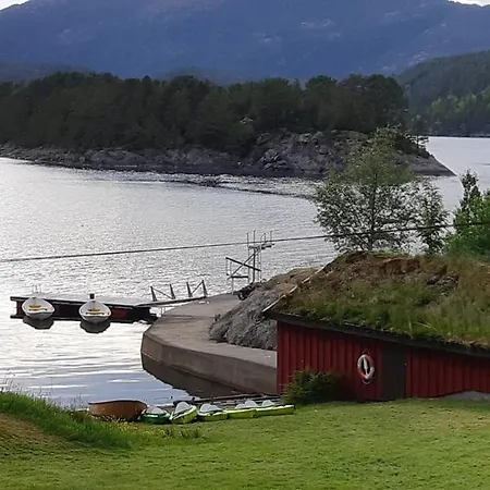 Teigen Leirstad, Eikefjord, Hytter Holiday home